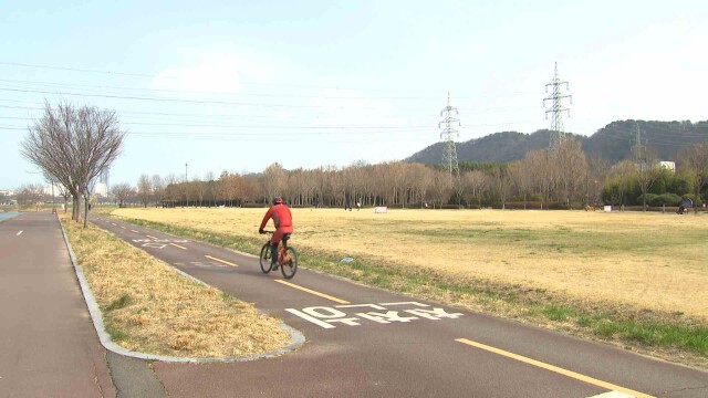 대체로 맑고 포근‥ 내일 새벽부터 비