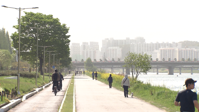 일교차 큰 날씨‥ 황사로 미세먼지 '나쁨'