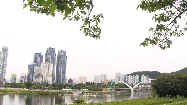 곳에 따라 빗방울‥ 오늘까지 황사 이어져