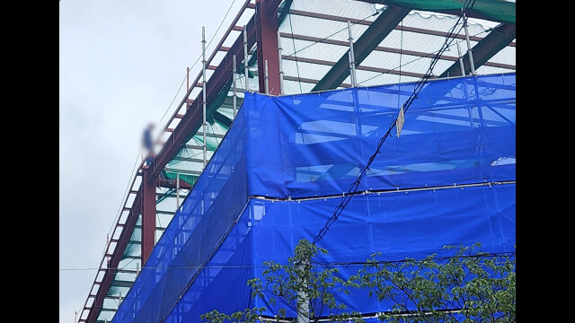 공영주차장 공사장에서 60대 노동자 '고공 농성'
