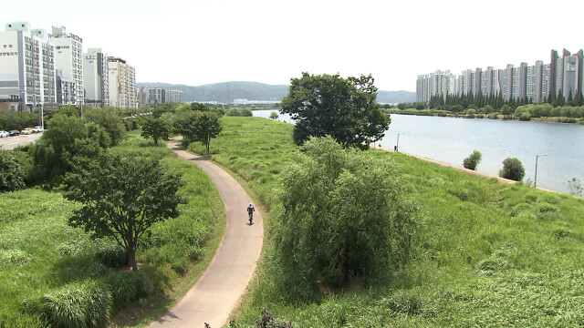 낮 최고 23.9도‥주말 강한 자외선 주의