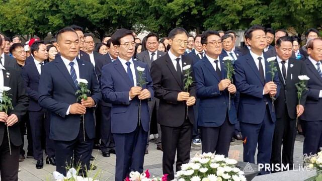 김상욱, 노무현 전 대통령 묘역 참배